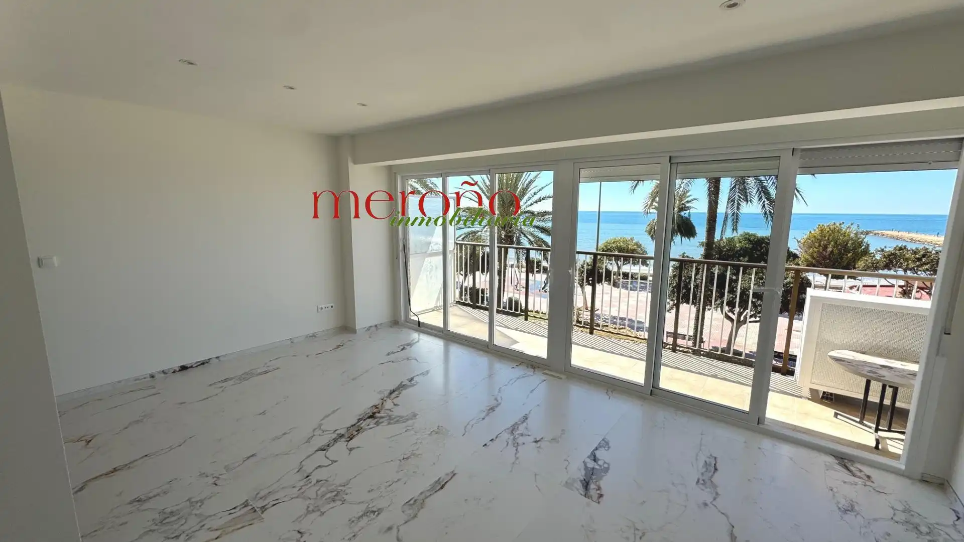 Sala de estar de Apartamento de alquiler en Santa Pola con Aire acondicionado y Balcón