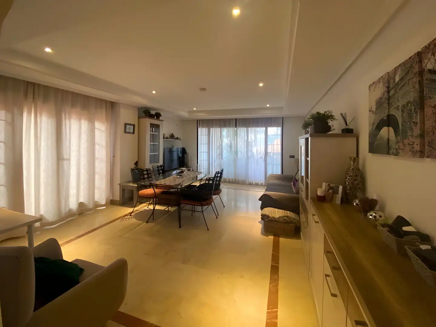 Esszimmer von Erdgeschoss zum Verkauf in Marbella mit Klimaanlage, Heizung und Terrasse
