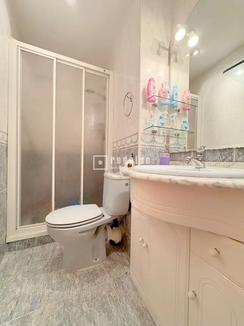Baño de Piso en venta en Madrid con Terraza y Trastero