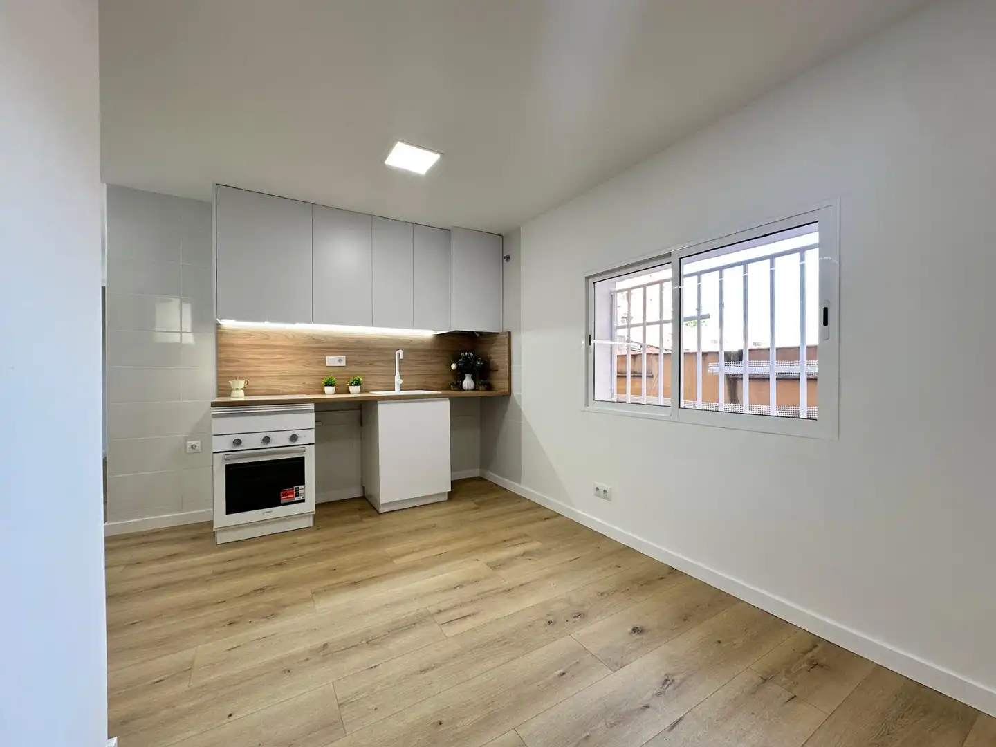 Cocina de Apartamento en venta en Barcelona con Alarma