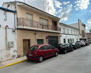 Vista exterior de Casa adosada en venda en Tarancón amb Calefacció i Terrassa