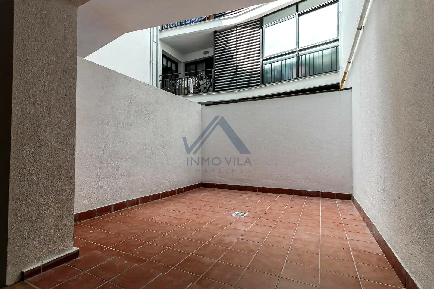 Terrasse von Erdgeschoss zum Verkauf in Girona mit Klimaanlage und Terrasse