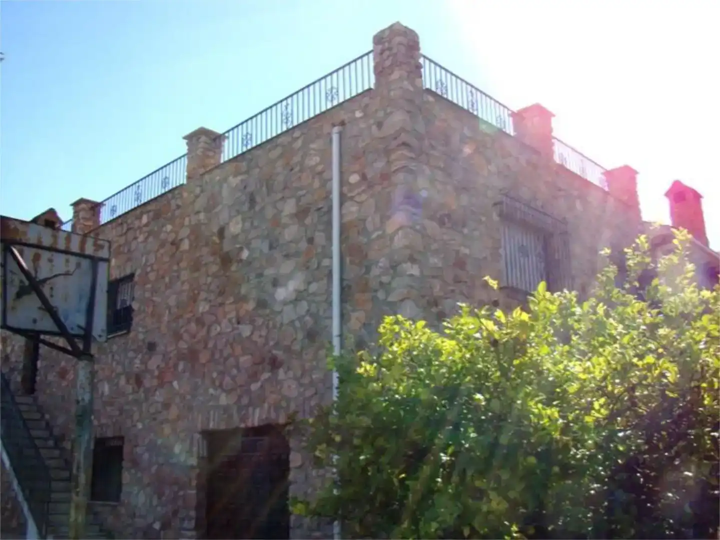 Vista exterior de Casa o xalet en venda en Íllar amb Jardí privat, Traster i Piscina