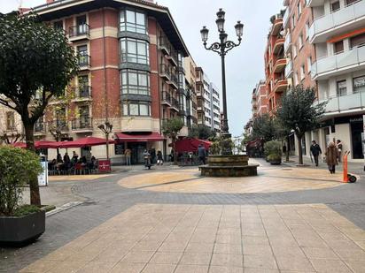 Außenansicht von Wohnung zum verkauf in Getxo  mit Balkon