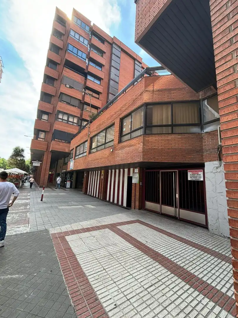 Vista exterior de Oficina en venda en Valladolid amb Aire condicionat i Calefacció