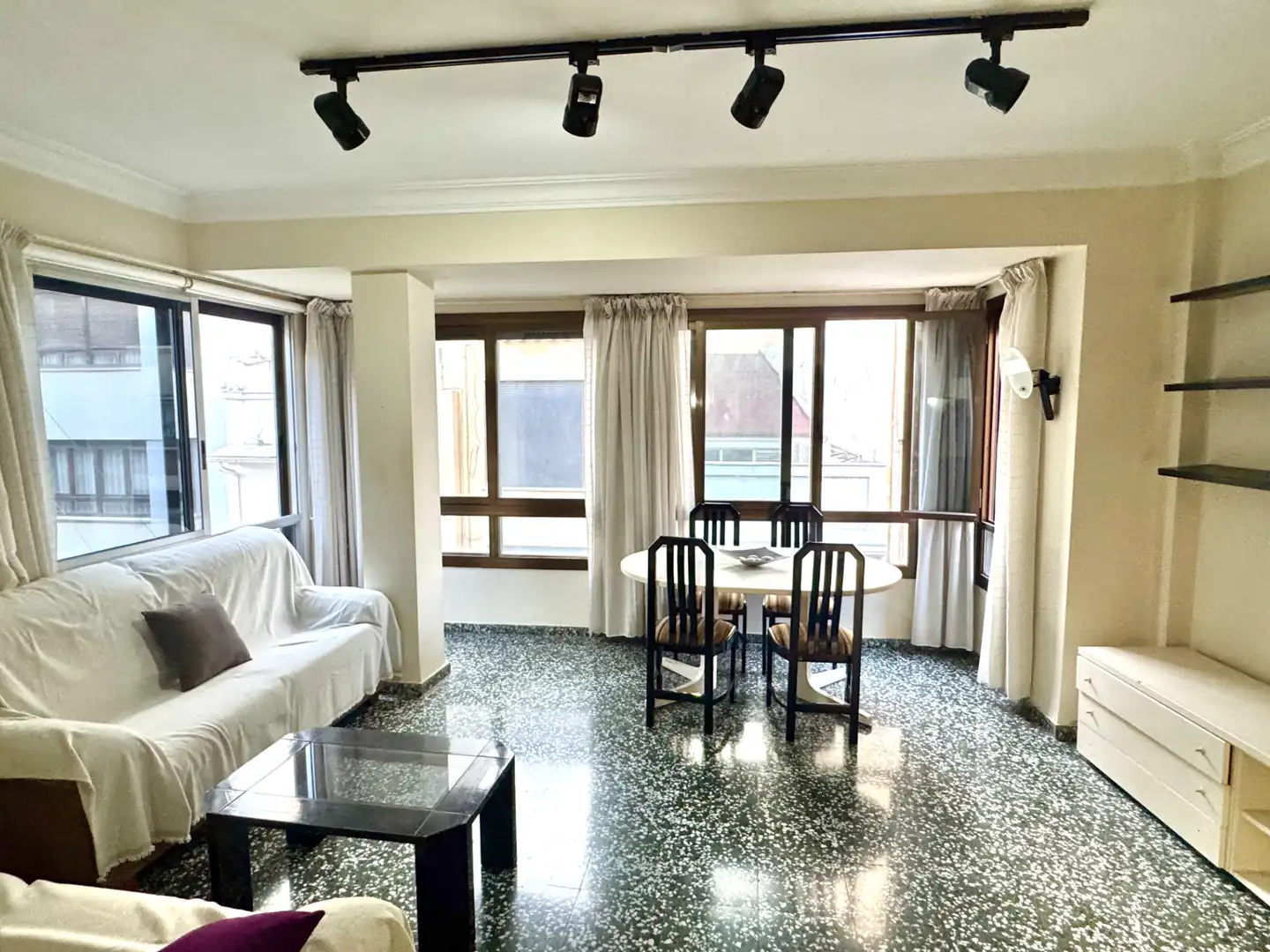 Piso con ascensor en venta en Carrer d'Enmig 138