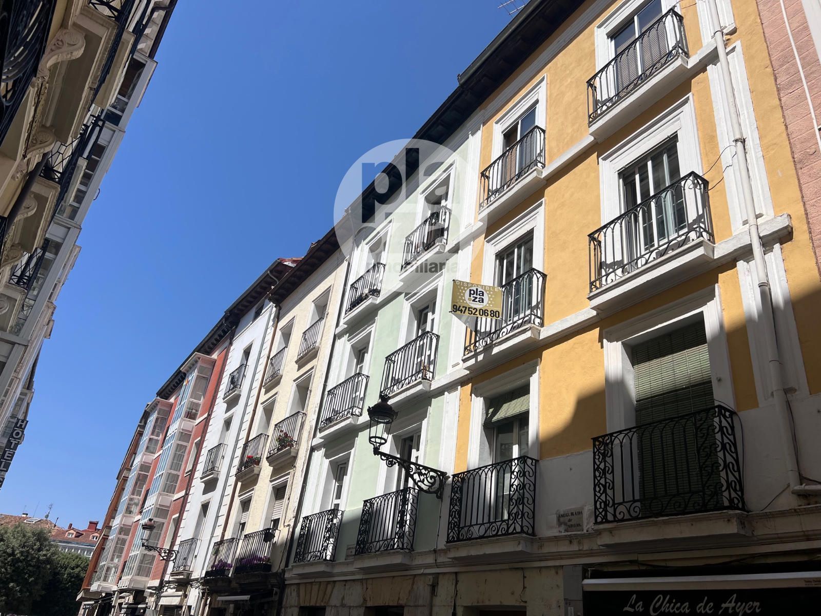 Vista exterior de Pis en venda en Burgos Capital amb Calefacció