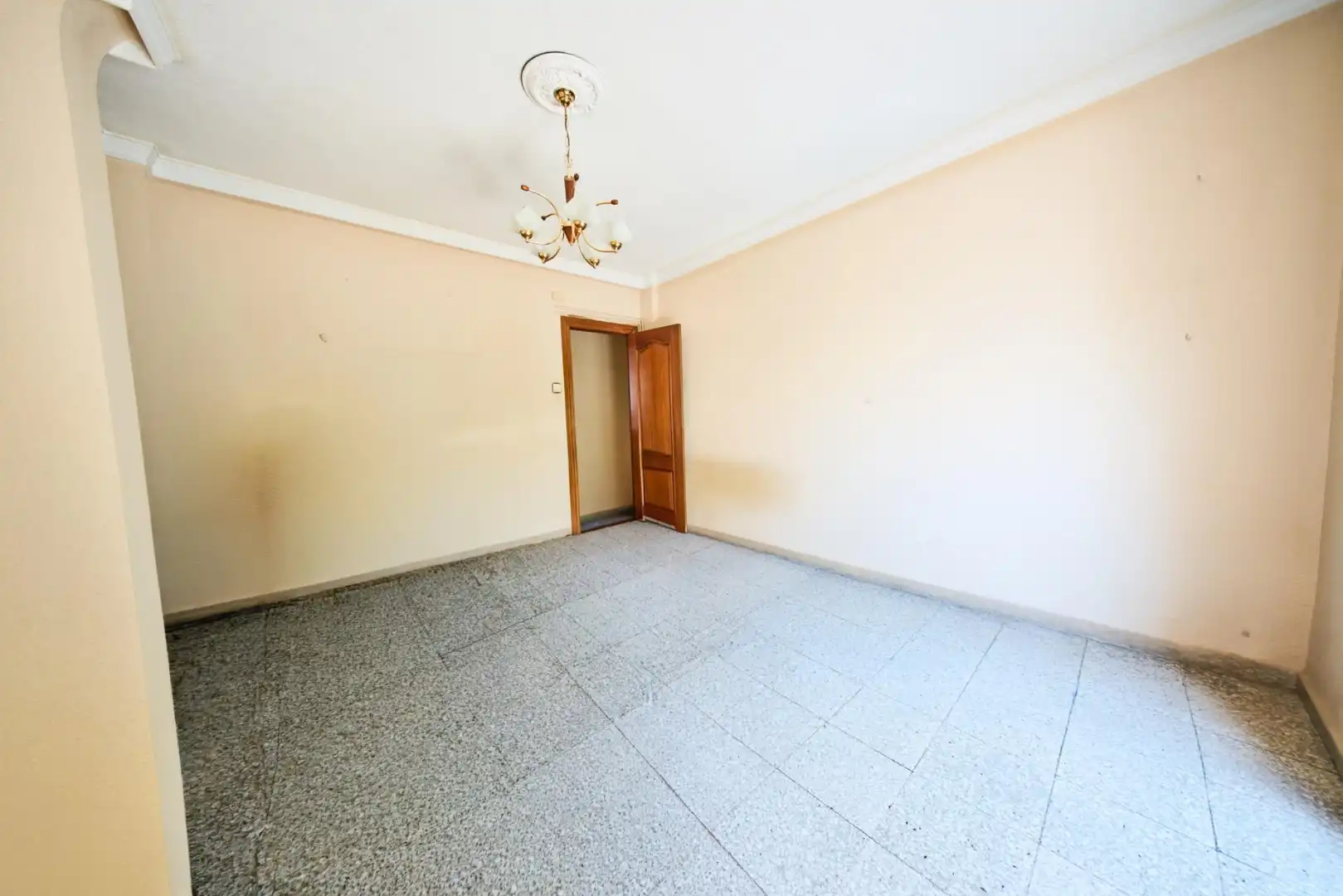 Habitación de Piso en venta en Granada con Calefacción