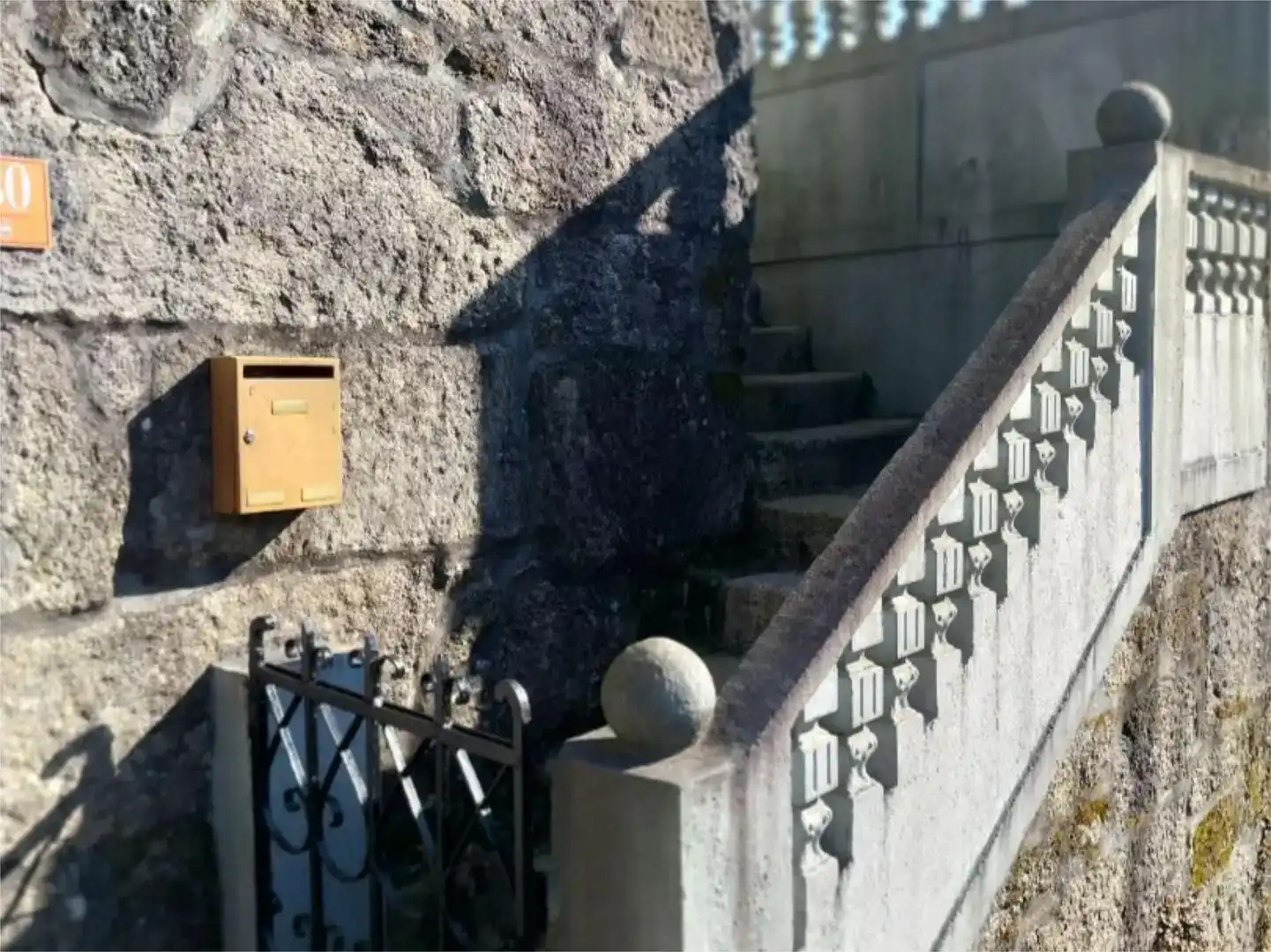 Vista exterior de Finca rústica en venda en Ponte Caldelas amb Balcó