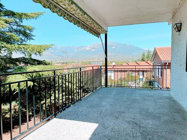 Casa-chalet en Alquiler en URBNIZACION LAS PEÑAS en Soto del Real