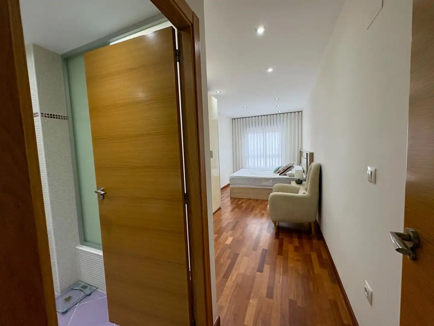 Schlafzimmer von Wohnung zur Miete in Silla mit Möbliert und Balkon