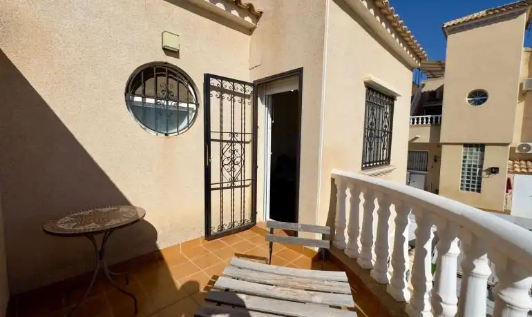 Terrassa de Casa adosada en venda en Orihuela amb Aire condicionat, Jardí privat i Terrassa