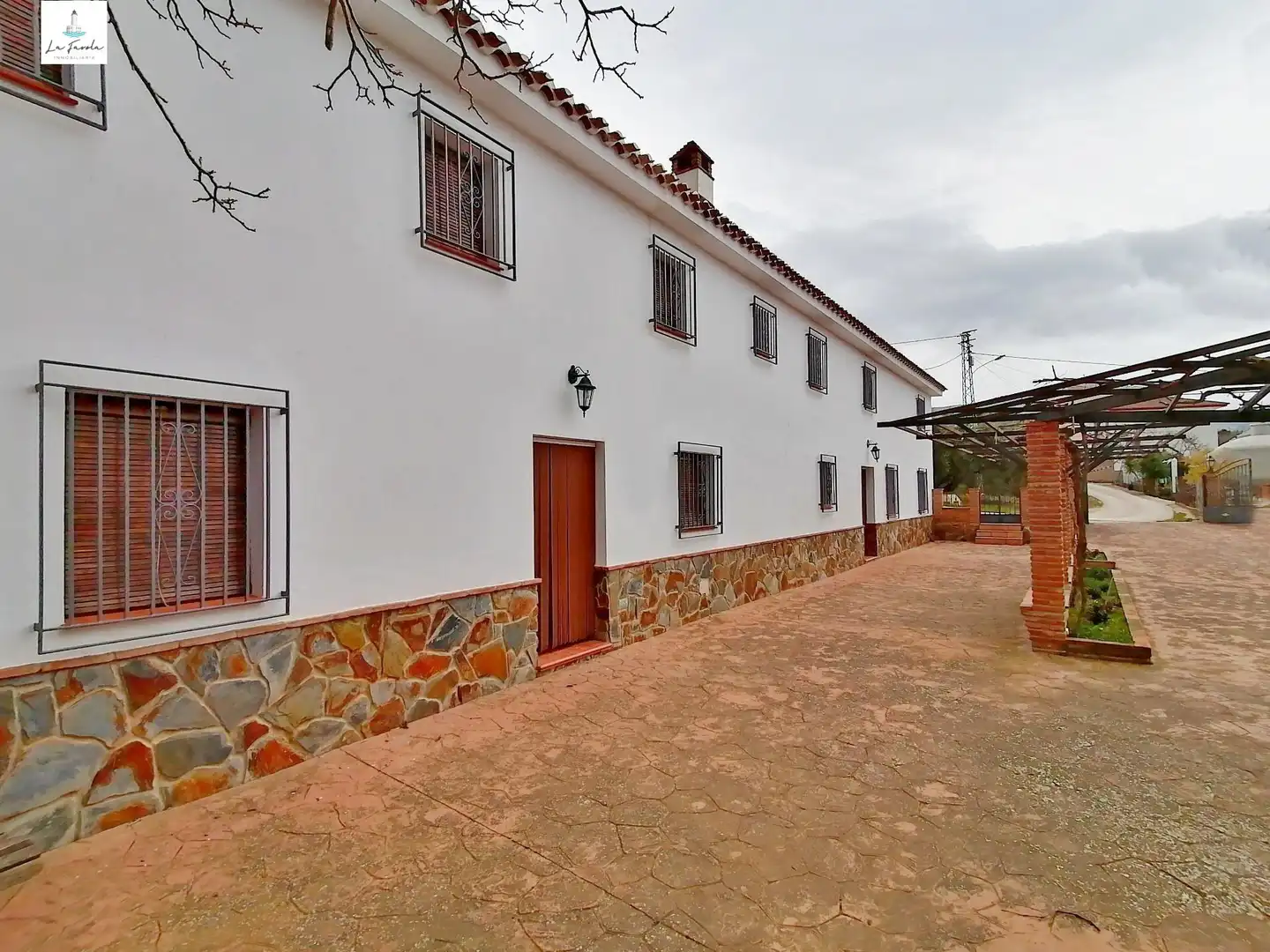 Vista exterior de Casa o xalet en venda en Villanueva del Trabuco amb Jardí privat, Traster i Moblat
