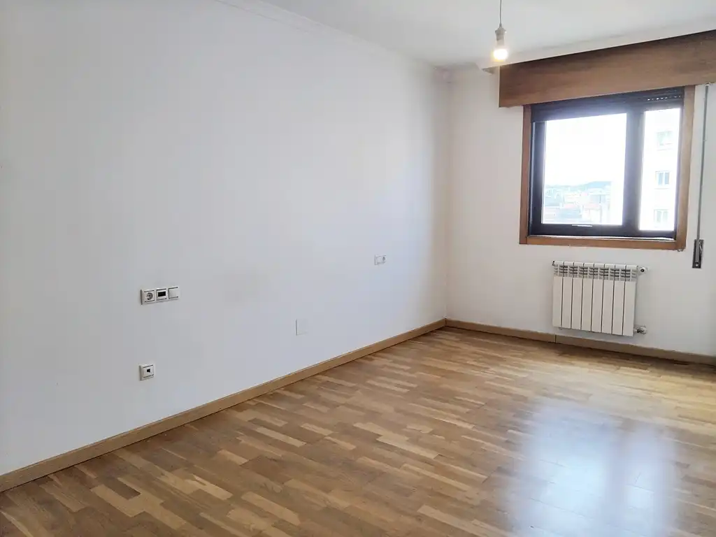 Habitación de Piso en venta en A Coruña Capital  con Calefacción, Parquet y Trastero