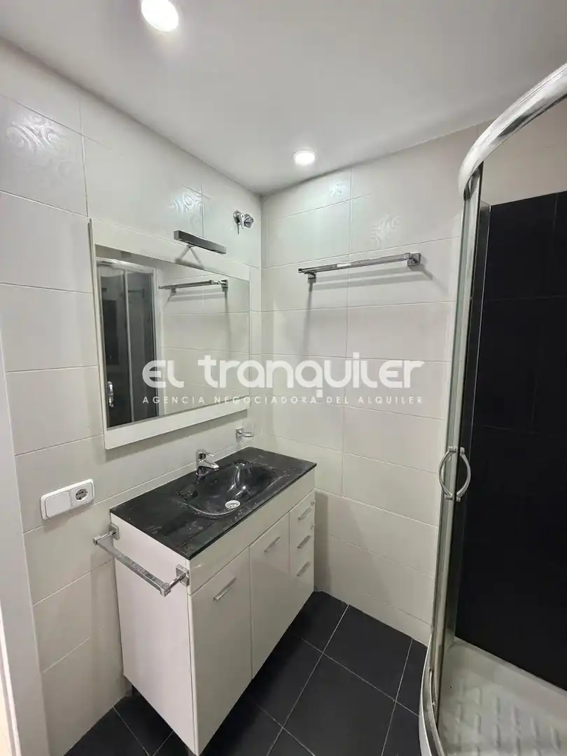 Badezimmer von Wohnung zur Miete in Madrid