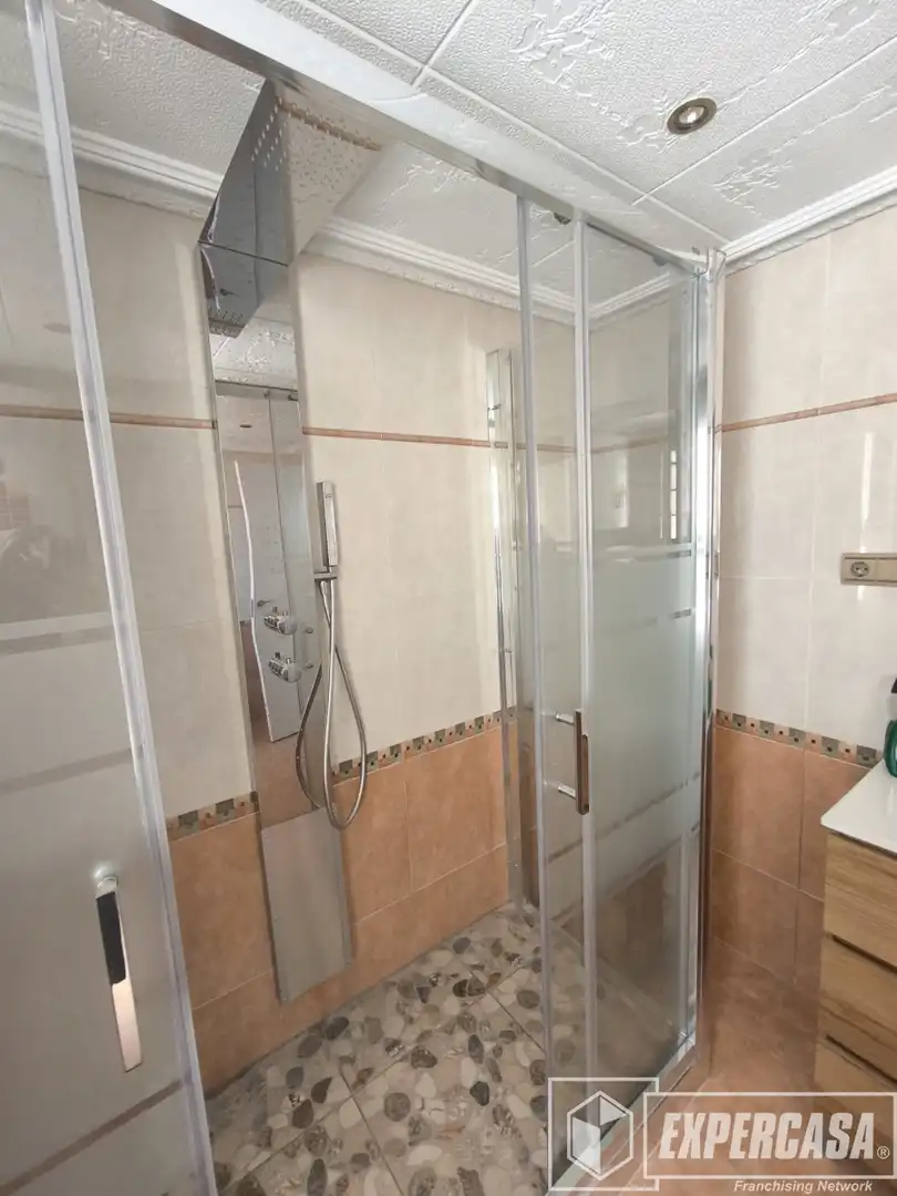 Baño de Apartamento en venta en Alginet con Aire acondicionado, Calefacción y Parquet