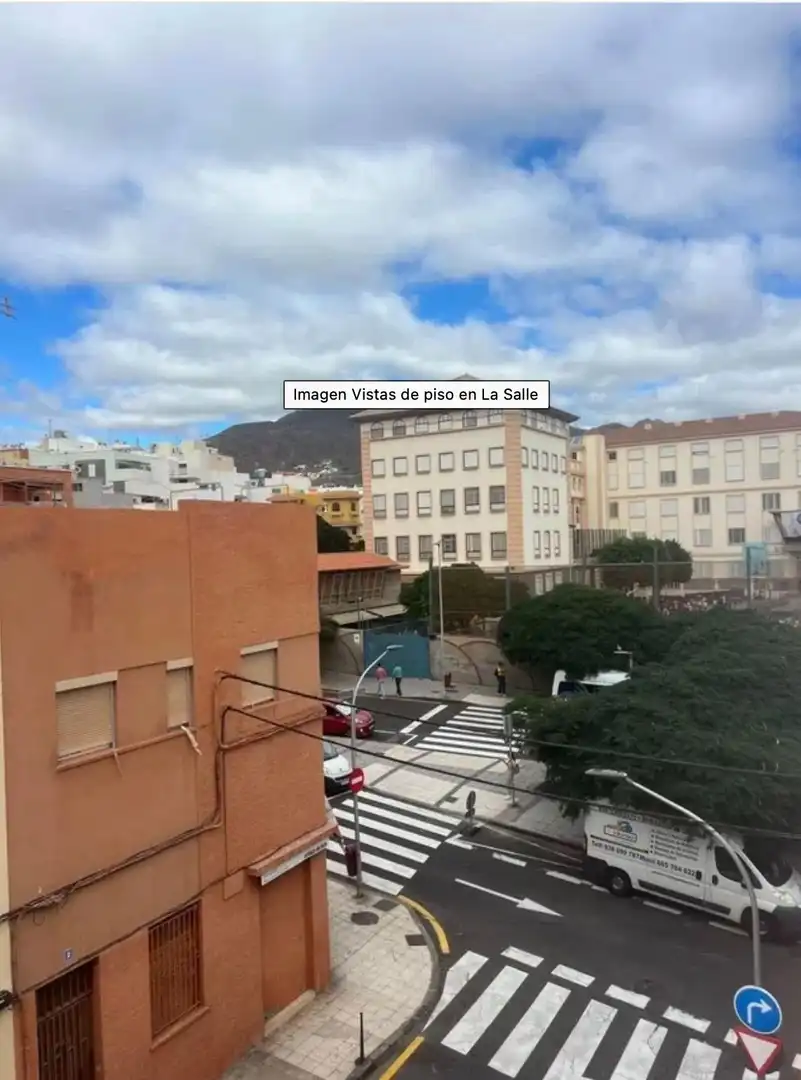 Außenansicht von Wohnung zum Verkauf in Santa Cruz de Tenerife mit Klimaanlage, Terrasse und Möbliert
