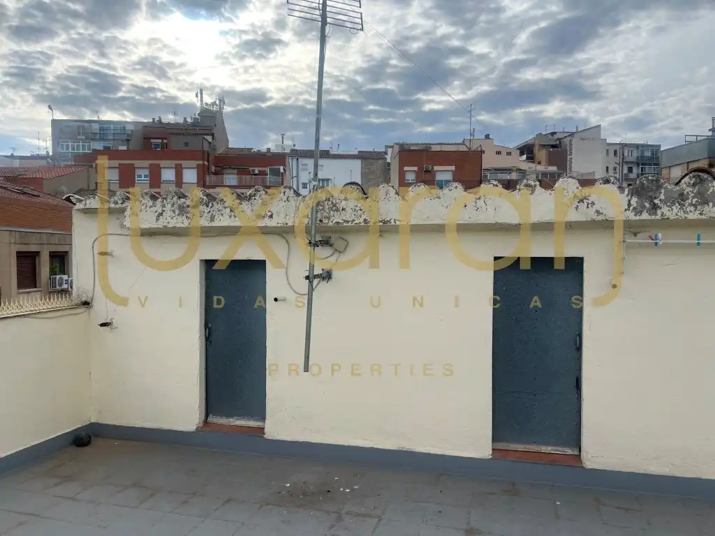 Exterior view of Buildings for sale in Lleida