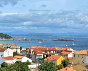 Vista exterior de Casa o xalet en venda en Ribeira amb Terrassa