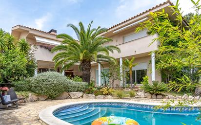 Swimming pool of House or chalet for sale in Salou  with Air Conditioner, Terrace and Swimming Pool