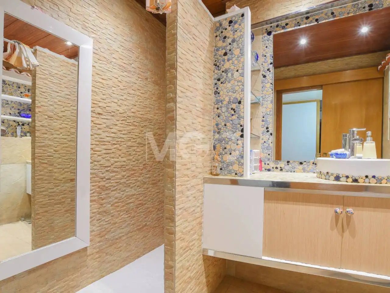 Badezimmer von Wohnungen zum Verkauf in Vic mit Heizung, Parkett und Terrasse