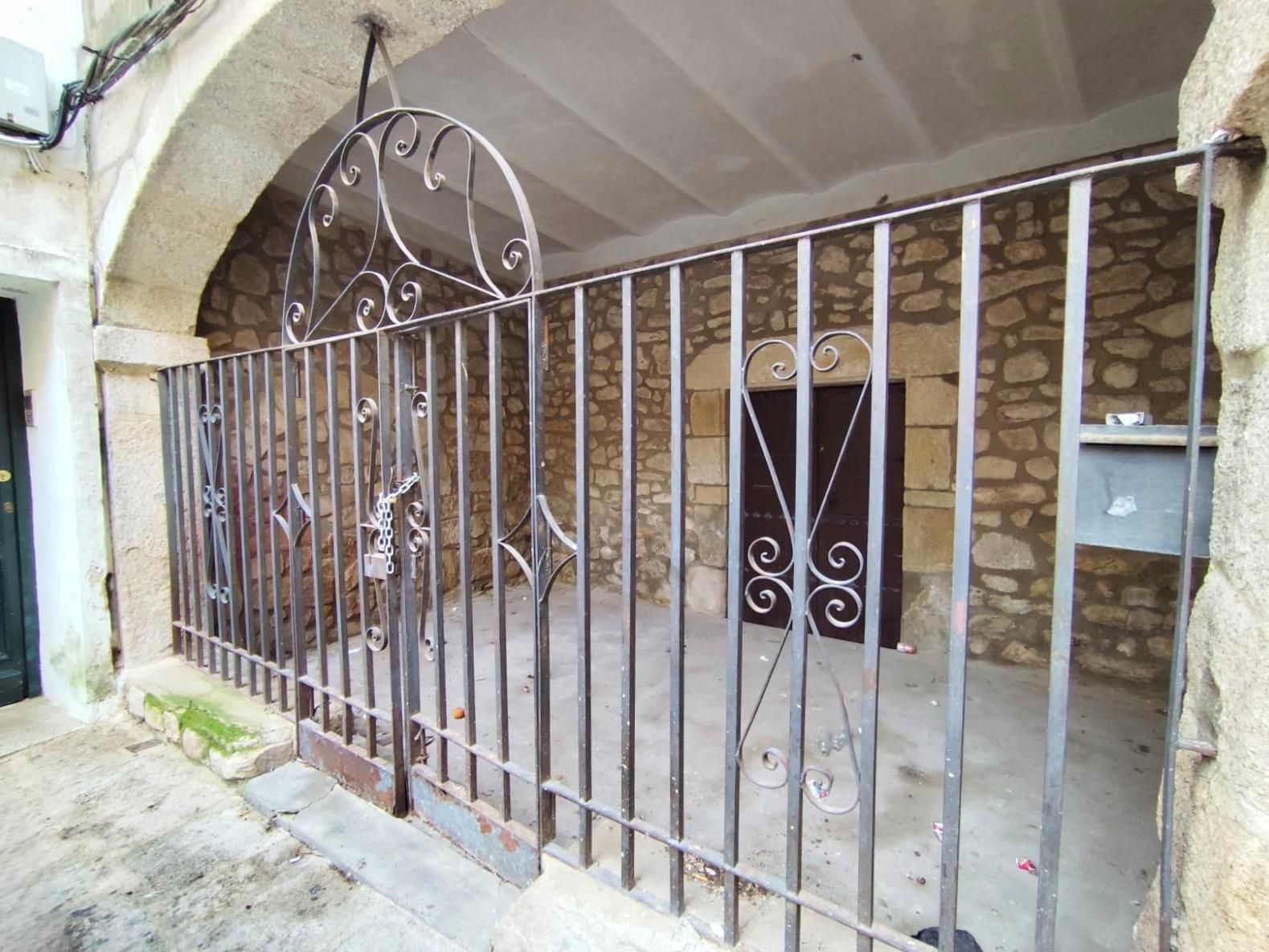 Building for sale in Trujillo