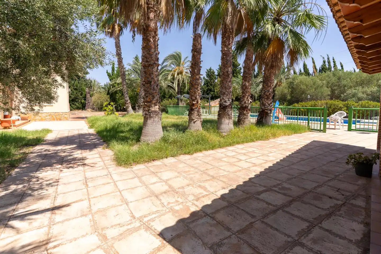 Jardí de Casa o xalet en venda en Elche / Elx amb Calefacció, Terrassa i Traster