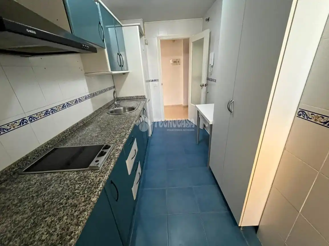 Cocina de Piso en venta en Dos Hermanas con Terraza
