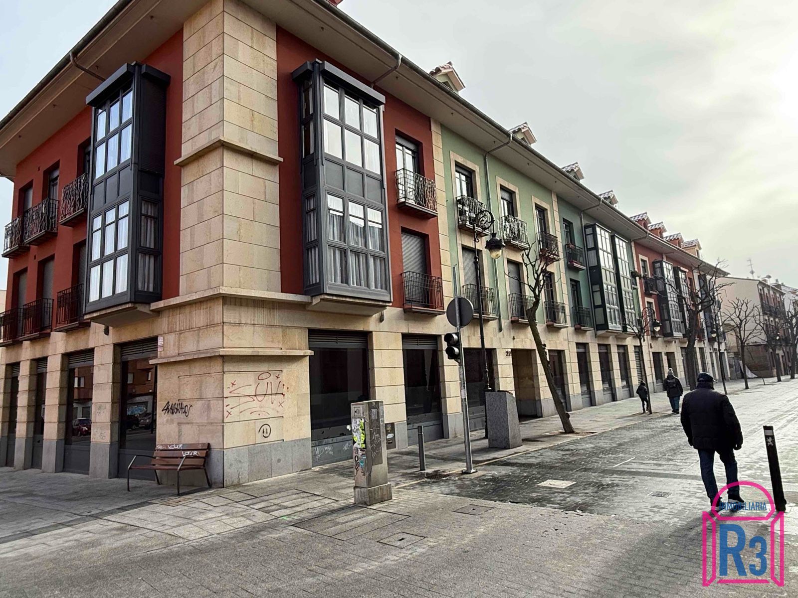 Vista exterior de Pis de lloguer en León Capital  amb Calefacció, Terrassa i Moblat