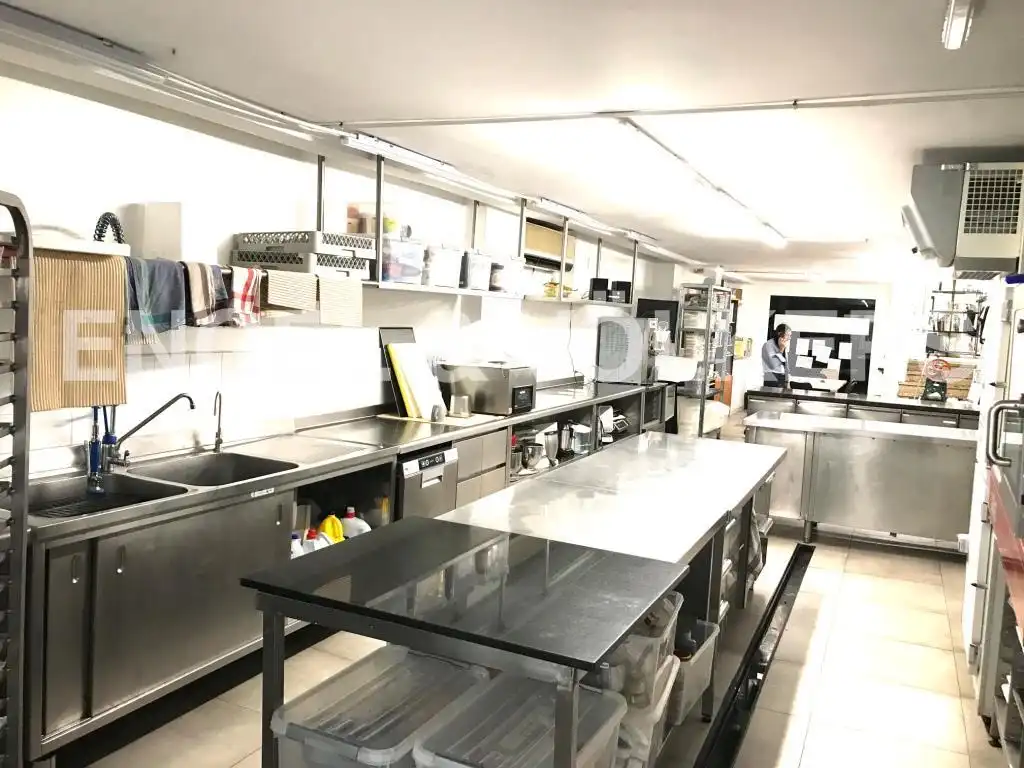 Cocina de Oficina en venta en Barcelona con Terraza