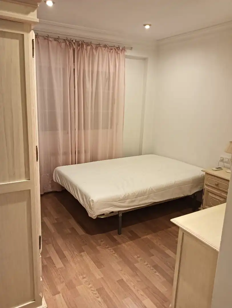 Bedroom of Flat for rent in Zaidín