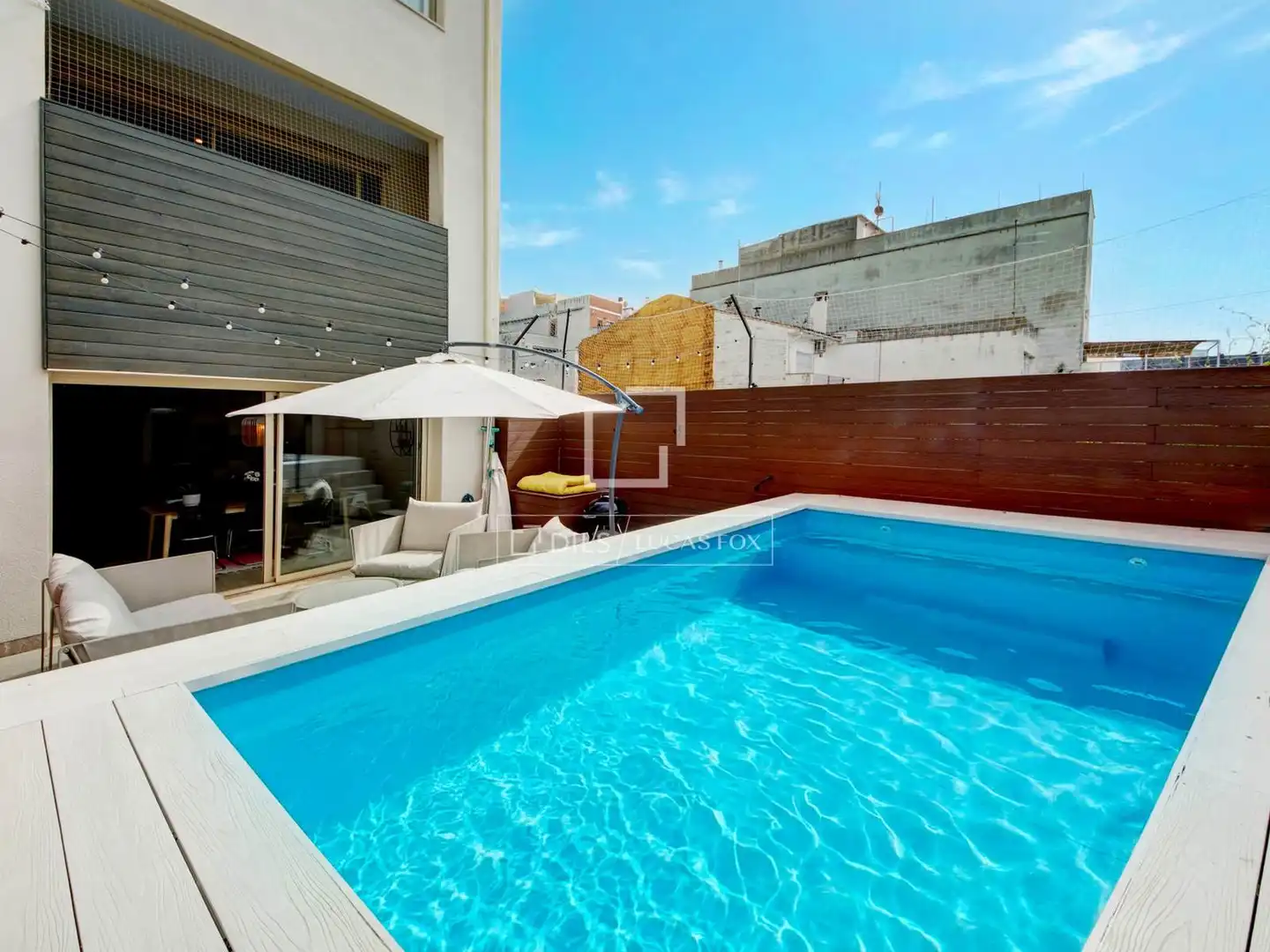Piscina de Casa o xalet en venda en Sant Just Desvern amb Aire condicionat, Calefacció i Terrassa