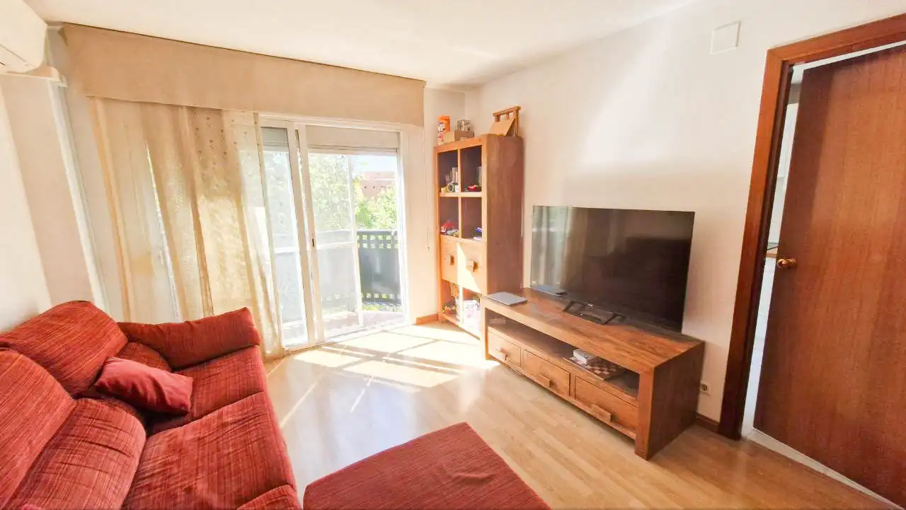 Piso con terraza en venta en Can Borrell, imagen 3