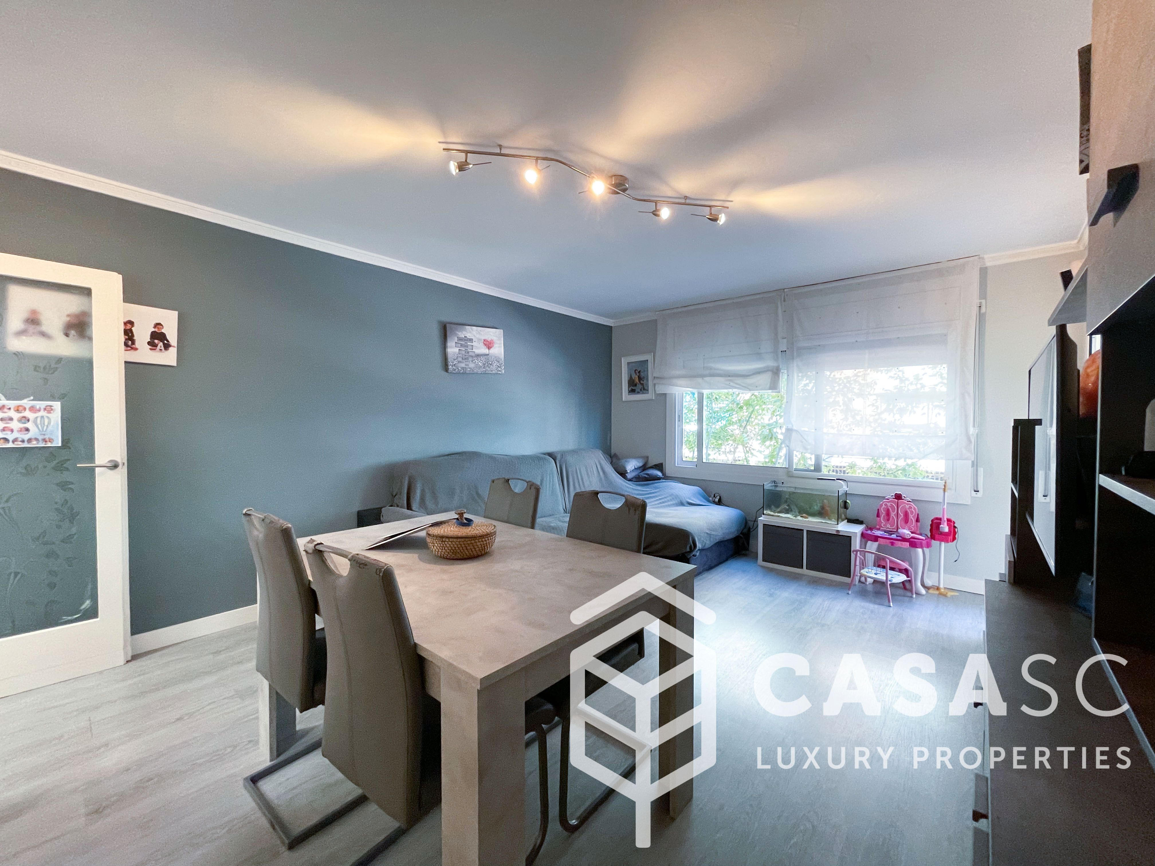 Exterior view of Flat for sale in Cerdanyola del Vallès  with Air Conditioner, Heating and Parquet flooring