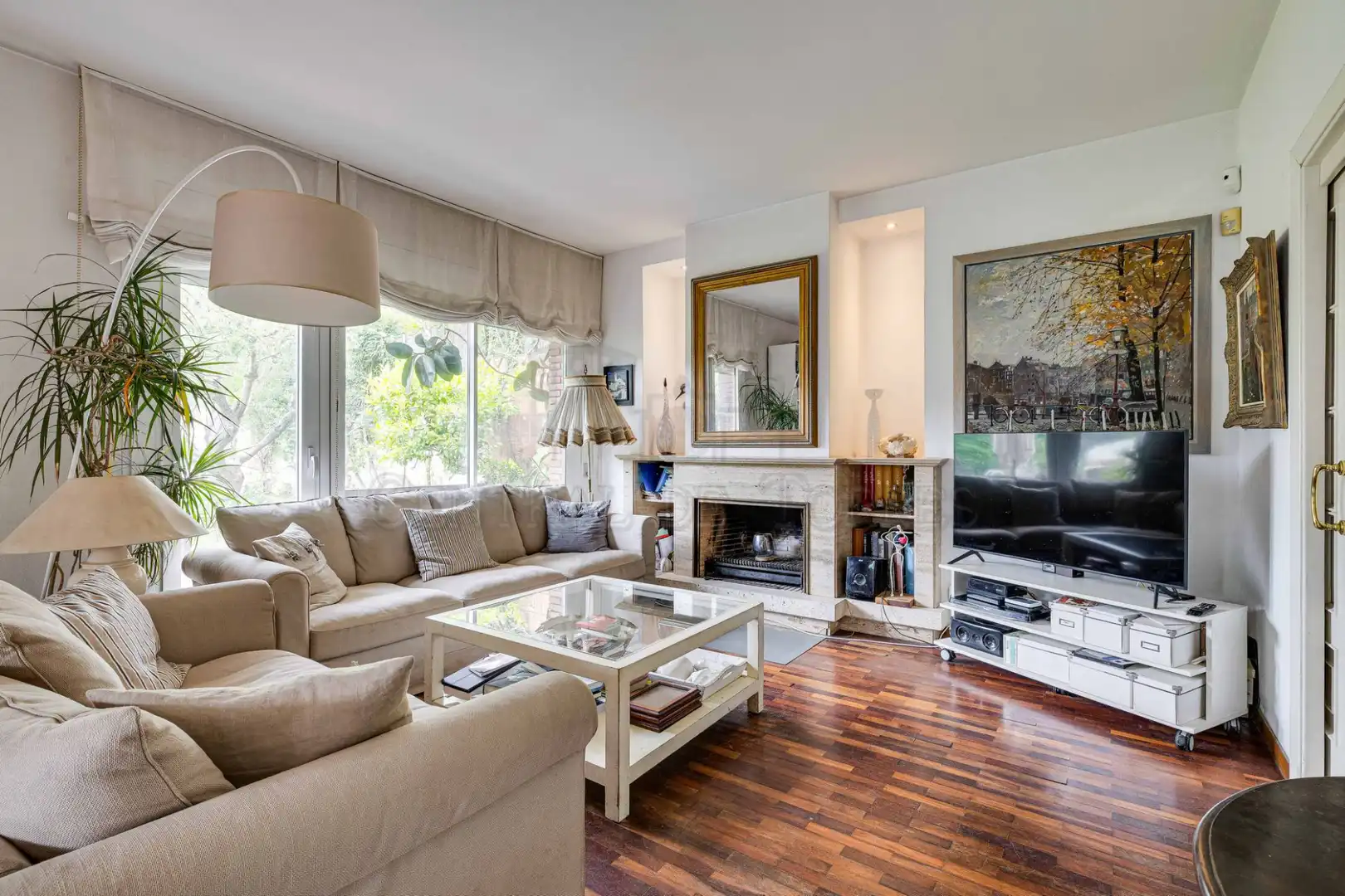 Sala de estar de Casa o chalet en venta en Sant Cugat del Vallès con Calefacción, Jardín privado y Parquet