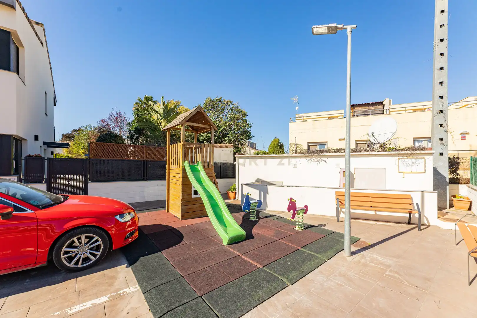 Vista exterior de Casa adosada en venta en San Antonio de Benagéber
