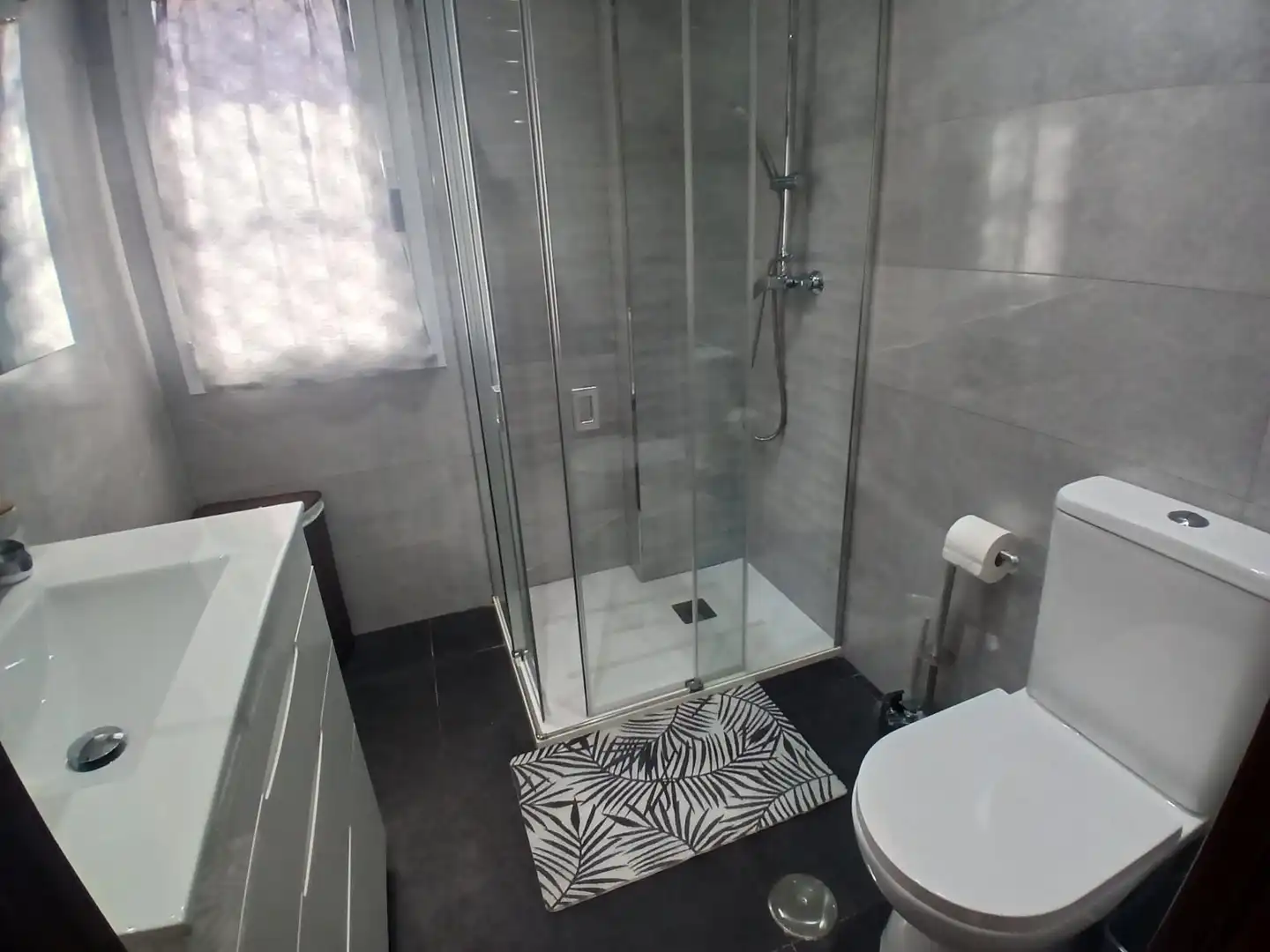 Baño de Piso de alquiler en Málaga con Aire acondicionado y Amueblado