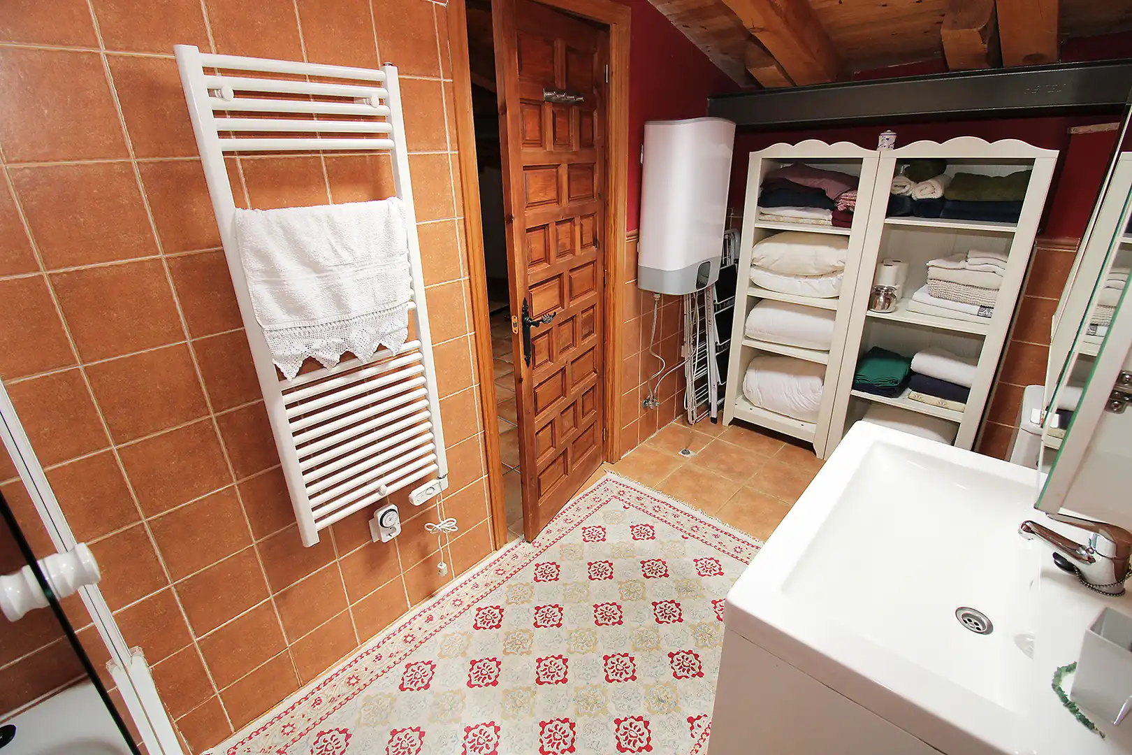 Baño de Casa adosada en venta en El Atazar con Calefacción, Terraza y Trastero