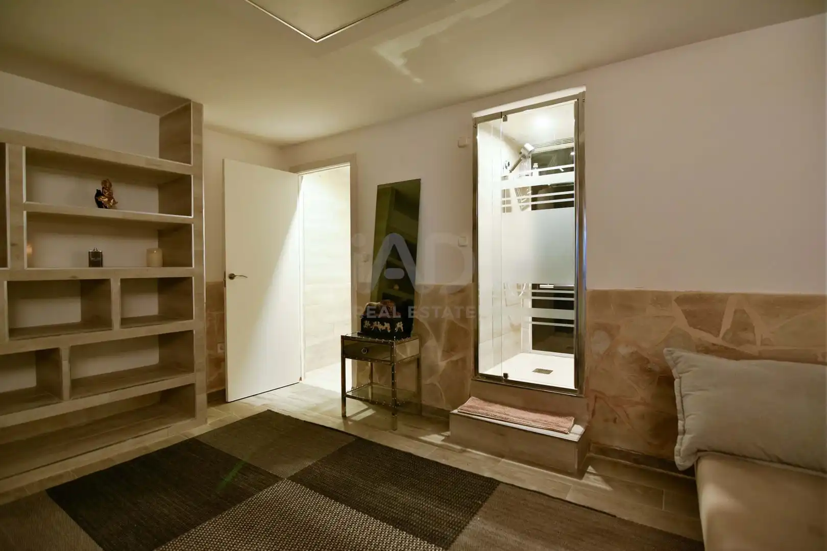 Bathroom of Commercial properties for sale in Eivissa