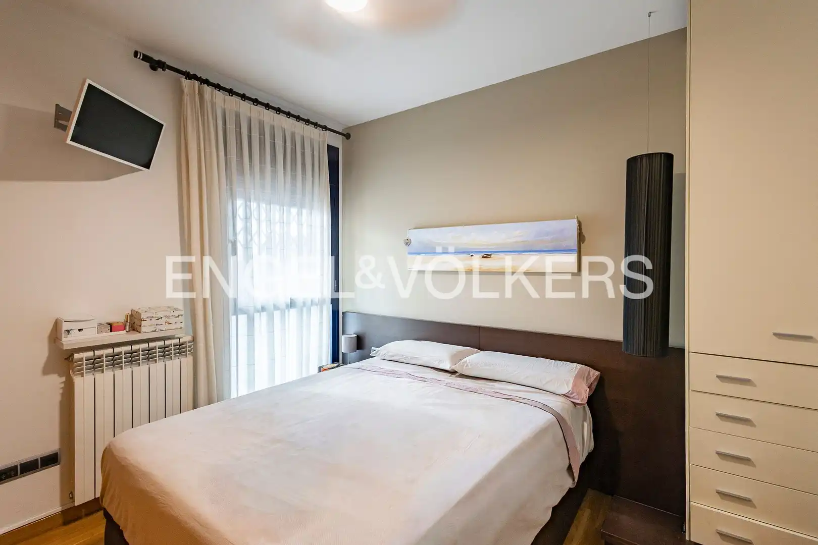 Bedroom of Attic for sale in Esplugues de Llobregat  with Air Conditioner, Heating and Parquet flooring