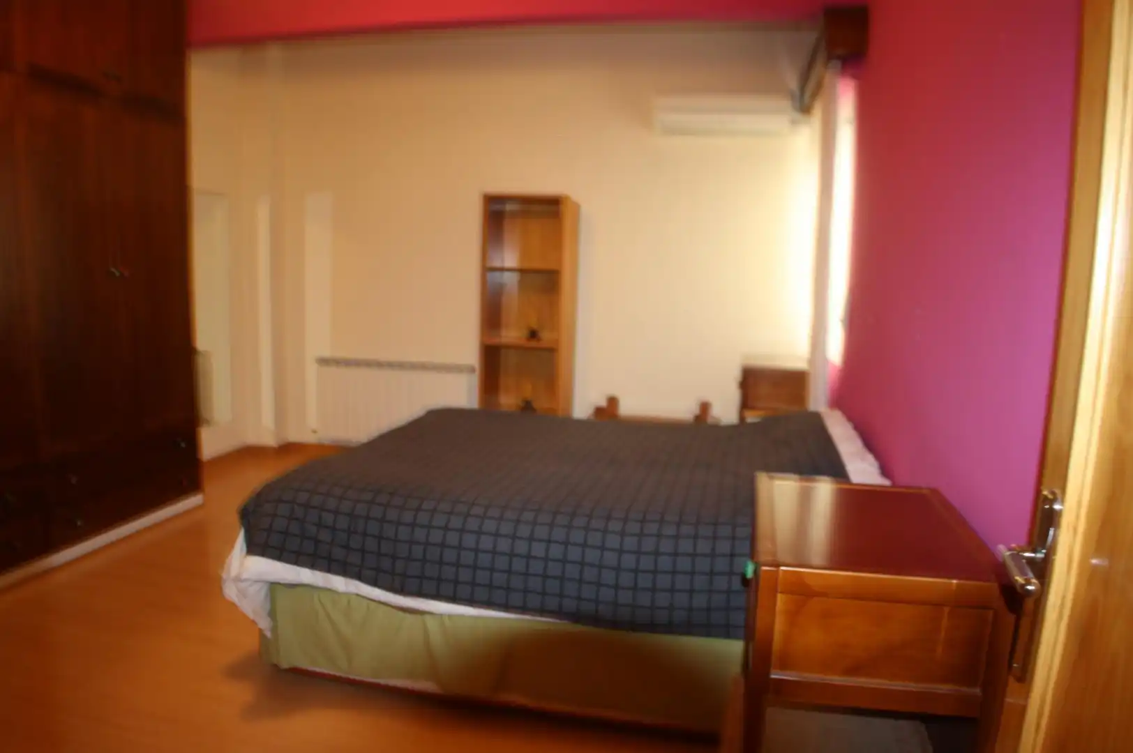 Schlafzimmer von Wohnung zur Miete in Plasencia mit Klimaanlage, Heizung und Terrasse