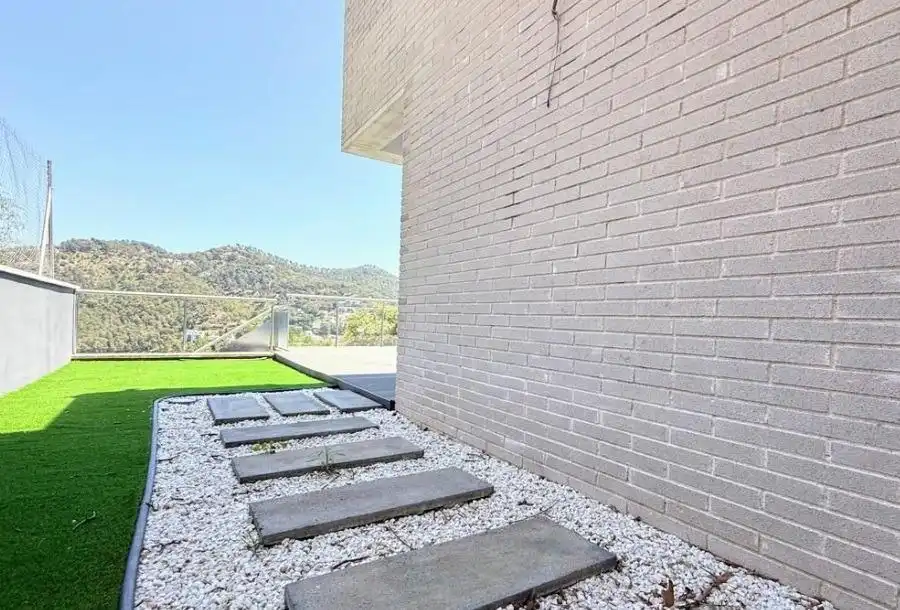 Terrassa de Casa o xalet en venda en Castellar del Vallès amb Calefacció, Terrassa i Balcó
