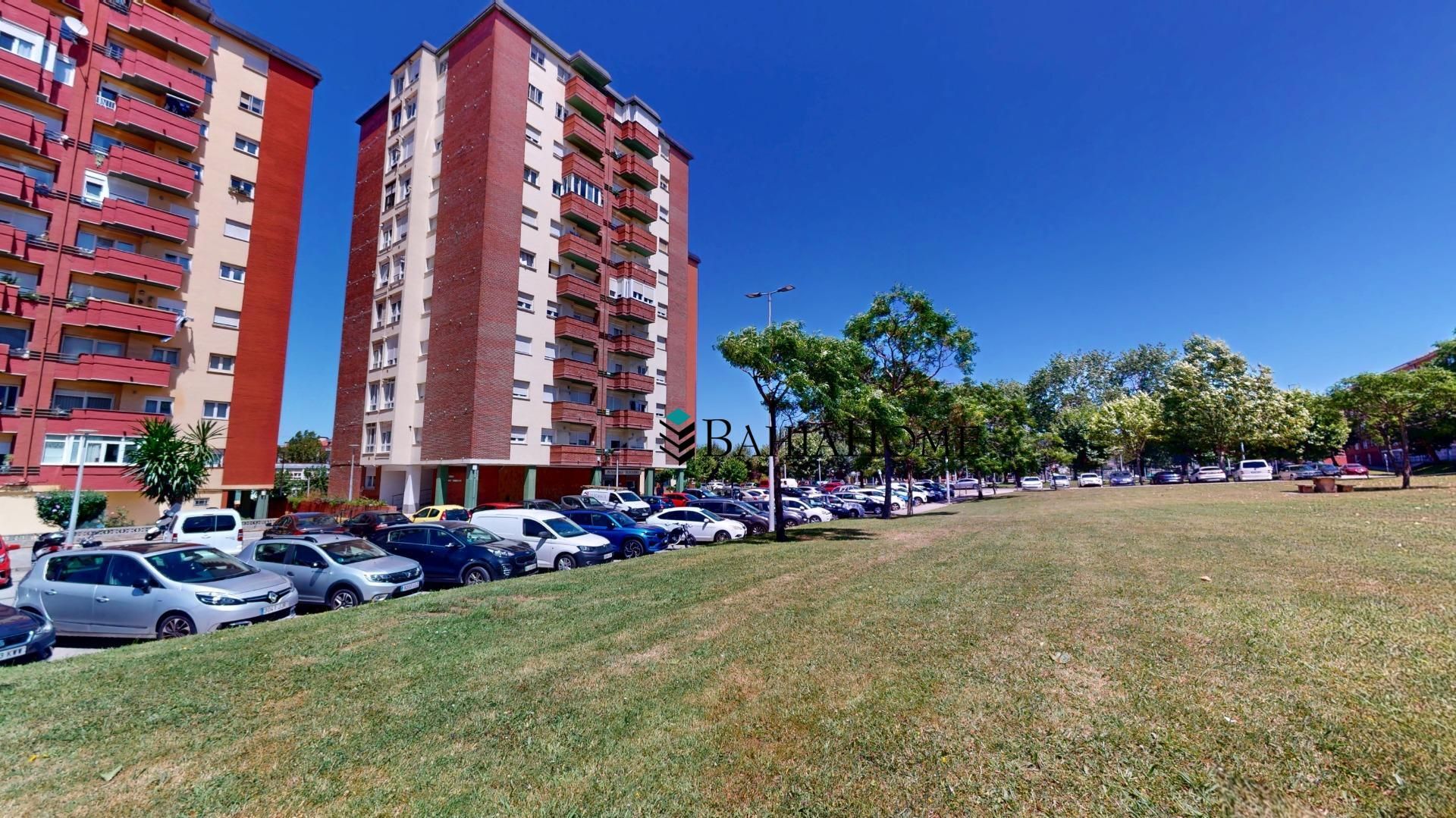Vista exterior de Pis en venda en Santander amb Terrassa
