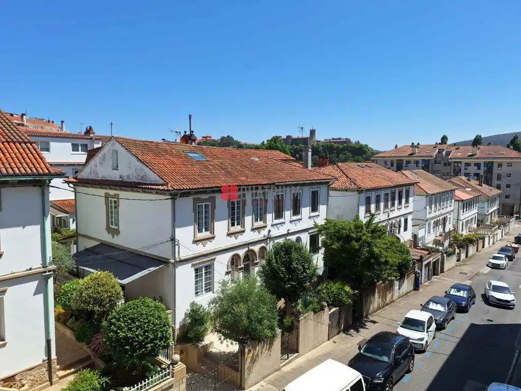 Vista exterior de Piso de alquiler en Santiago de Compostela  con Calefacción