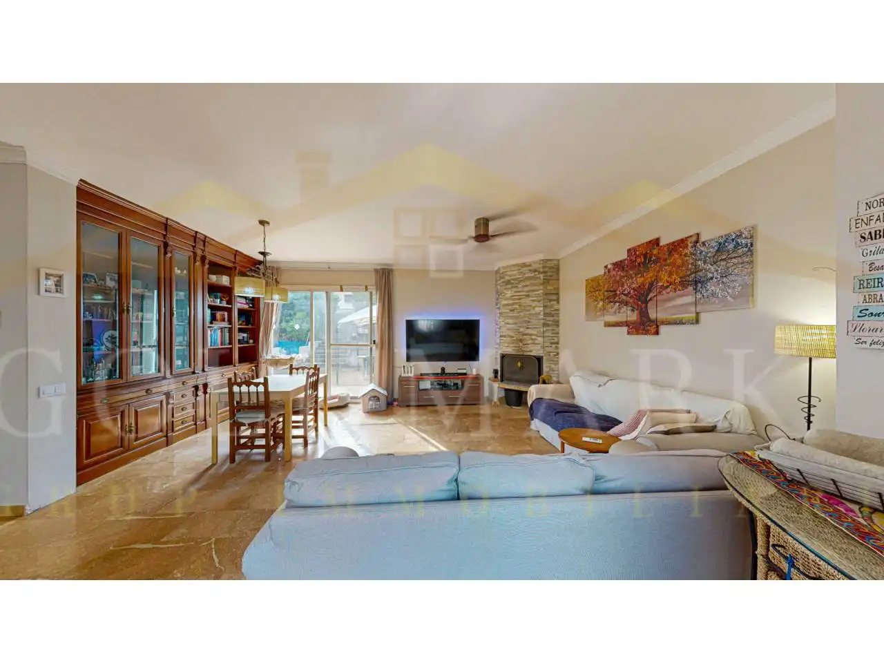 Sala d'estar de Casa o xalet en venda en Corbera de Llobregat amb Aire condicionat, Calefacció i Jardí privat