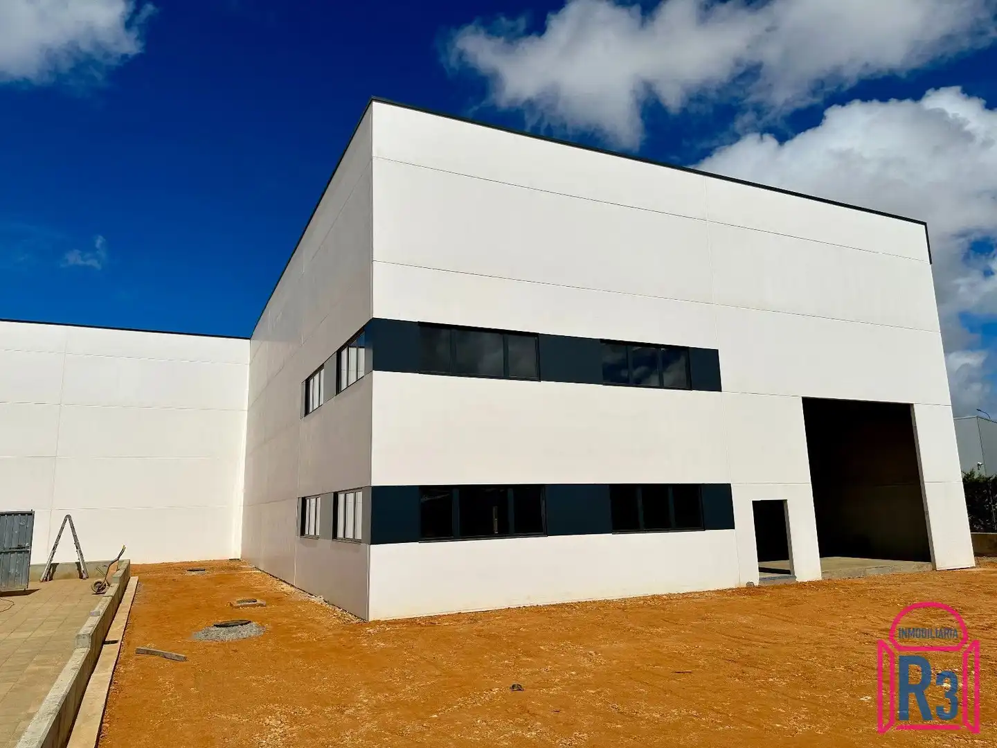Nave industrial in affitto a V3, imagen 3