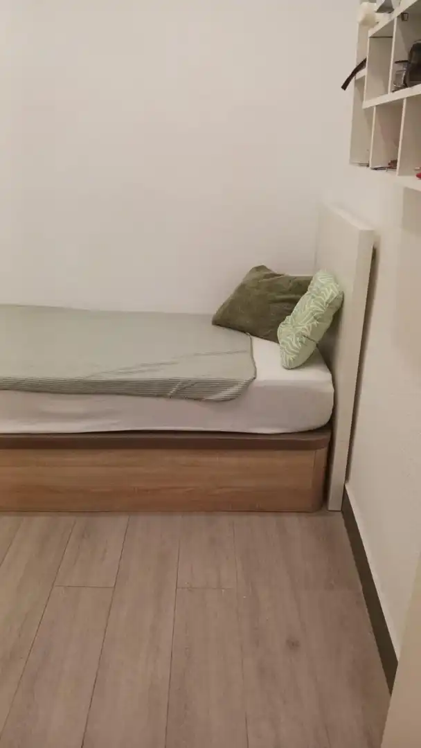 Dormitori de Apartament de lloguer en Madrid amb Moblat, Forn i Rentadora