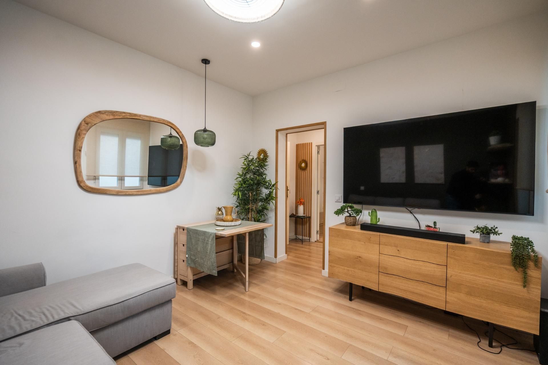 Sala d'estar de Pis en venda en  Madrid Capital amb Aire condicionat