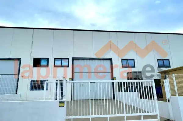 Exterior view of Industrial buildings for rent in Corbera