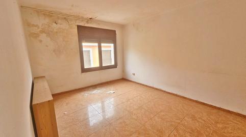 Foto 3 de Piso en venta en Calle Solidaritat, La Bisbal d'Empordà, Girona